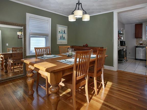 3rd image of 339 Summer St