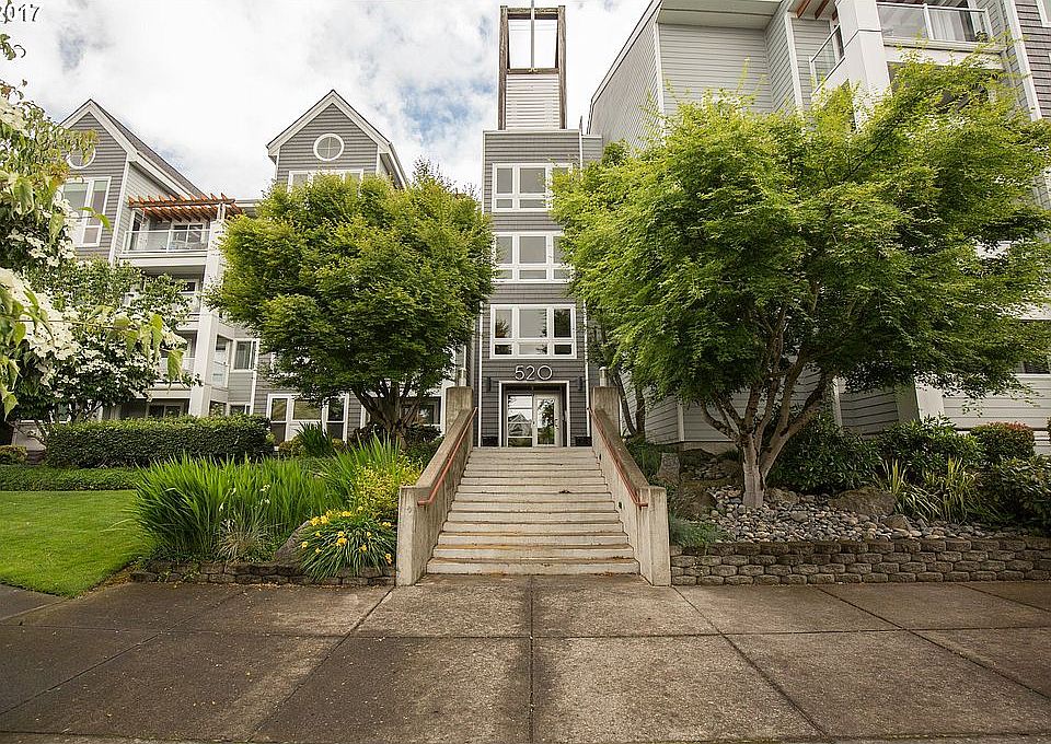 1st image of 520 SE Columbia River Dr APT 116