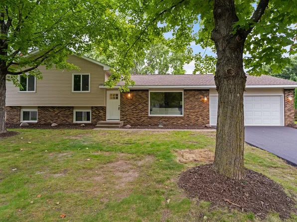 10652 Lancaster Ln N, Maple Grove, MN 55369