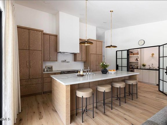 4th image of 5537 E GRANDVIEW Road