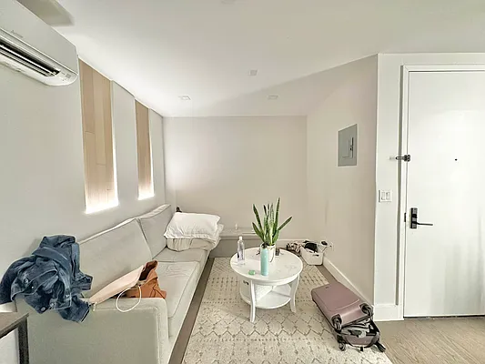 Rented by Doorway NYC, LLC | media 1