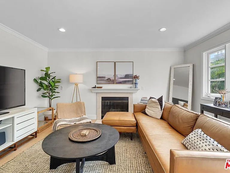 11842 Darlington Ave #201 — Photo 2