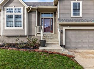 2304 SW Pheasant Trl, Lees Summit, MO 64082