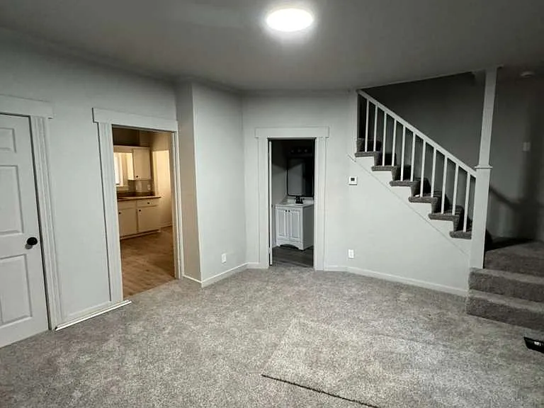 3427 Lexington Ave — Photo 5