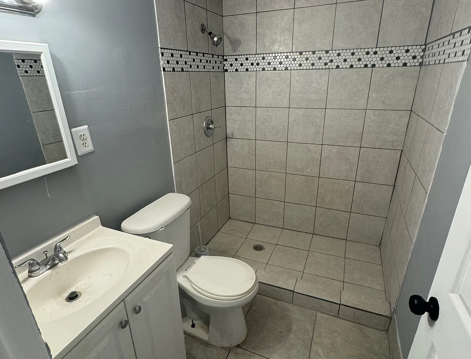 4 bed, 1600 sqft, $1,800 — Photo 2