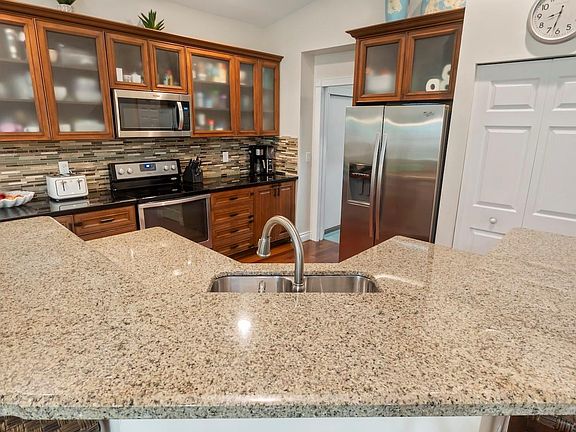 5th image of 4521 SW 25th Avenue