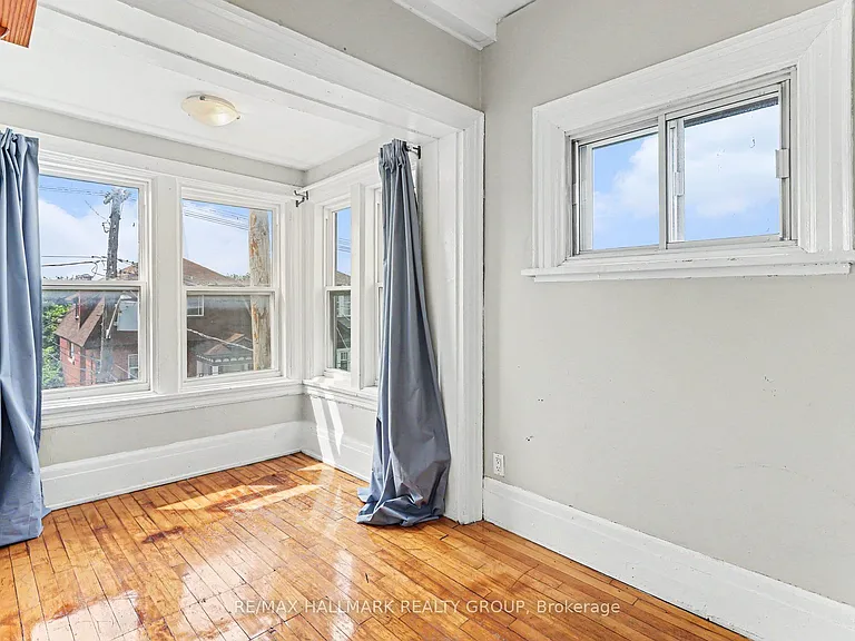 1071 Gladstone Ave #3 — Photo 5
