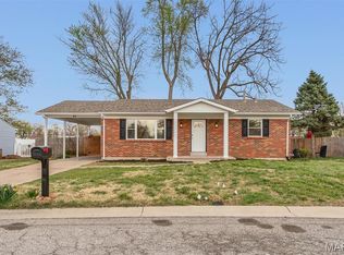 45 Saint Lawrence Dr, Saint Peters, MO
