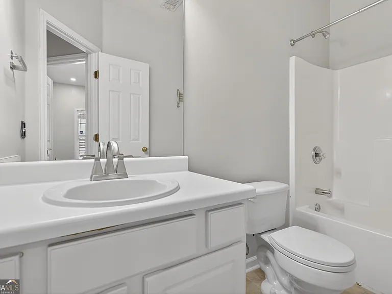 28 Stonehenge Ct — Photo 25