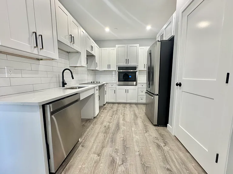 Ermani Place — Photo 18