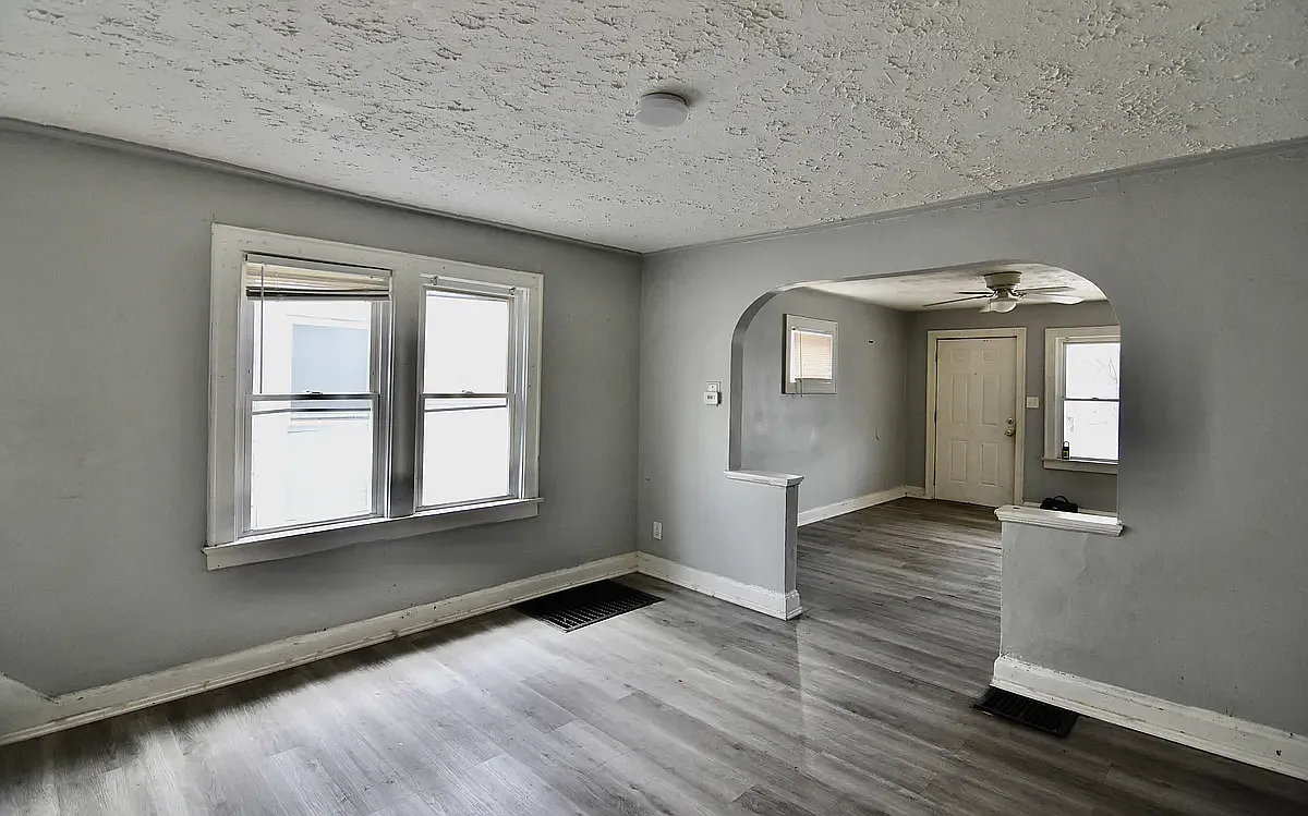 3 bed, 1222 sqft, $1,299 — Photo 3