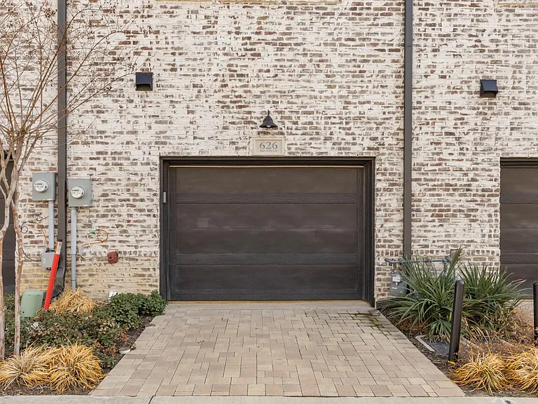 626 Dalton Ln — Photo 29