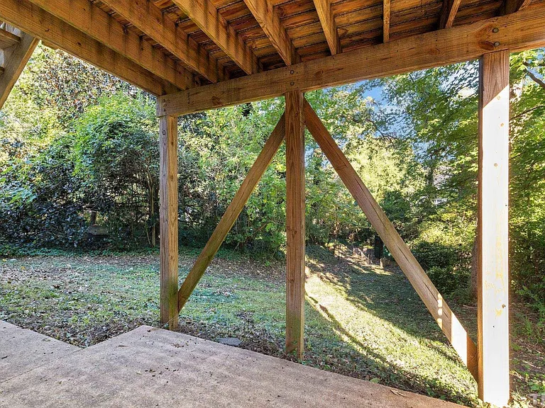 1823 White Oak Rd #B — Photo 24