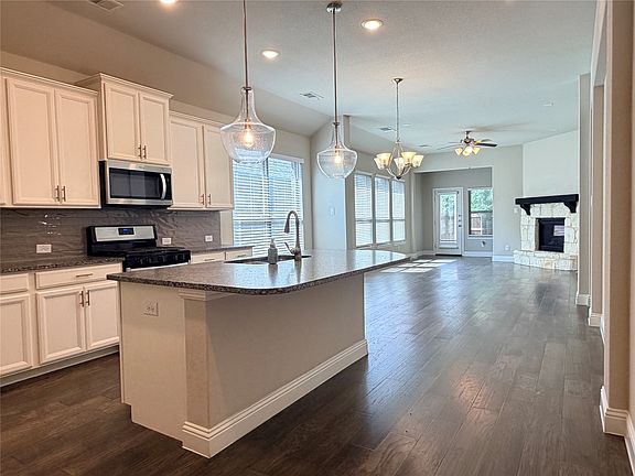 5th image of 428 Gibbons Creek Trl
