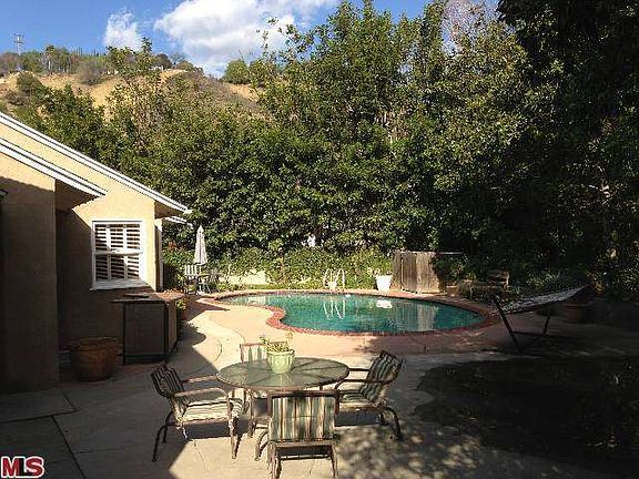 4th image of 3648 Goodland Dr