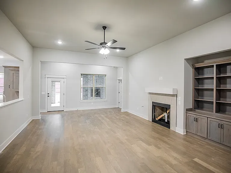 304 Doral Dr — Photo 10