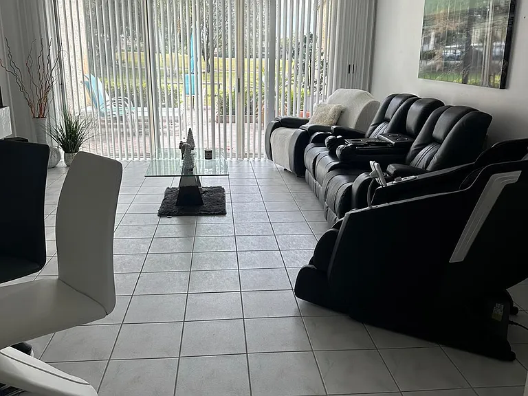 4557 Luxemburg Ct — Photo 19