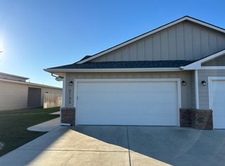 2133 S Thatcher Cir, Wichita, KS 67207