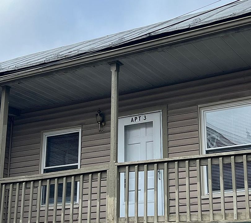 1st image of 132 W South St APT 3