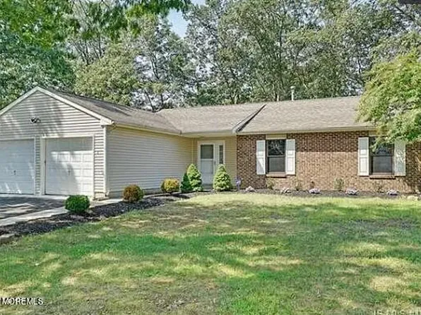 11 Newtons Corner Road, Howell, NJ 07731