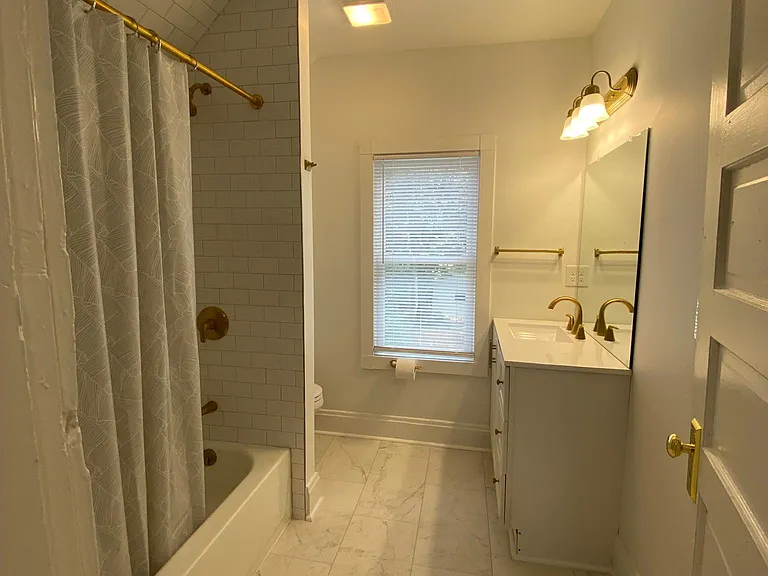 full bath upstairs