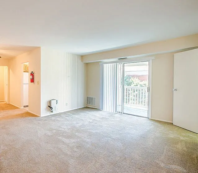 Woodmere Apartments — Photo 7