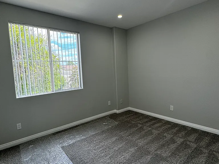 12222 Moorpark St #206 — Photo 25