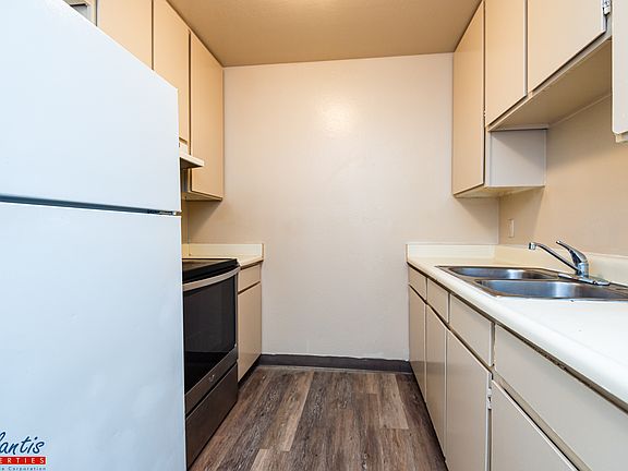 4th image of 412 Page St APT B