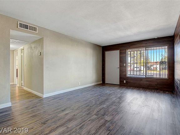 5th image of 1063 E Hacienda Ave