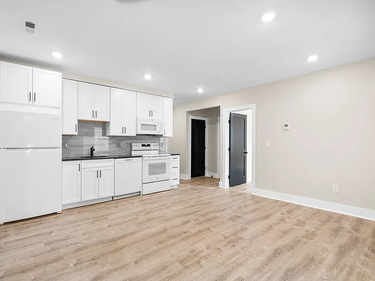 1516 Oates St NE — Photo 14