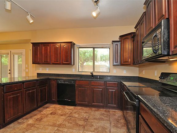 4th image of 17761 W Evans Dr