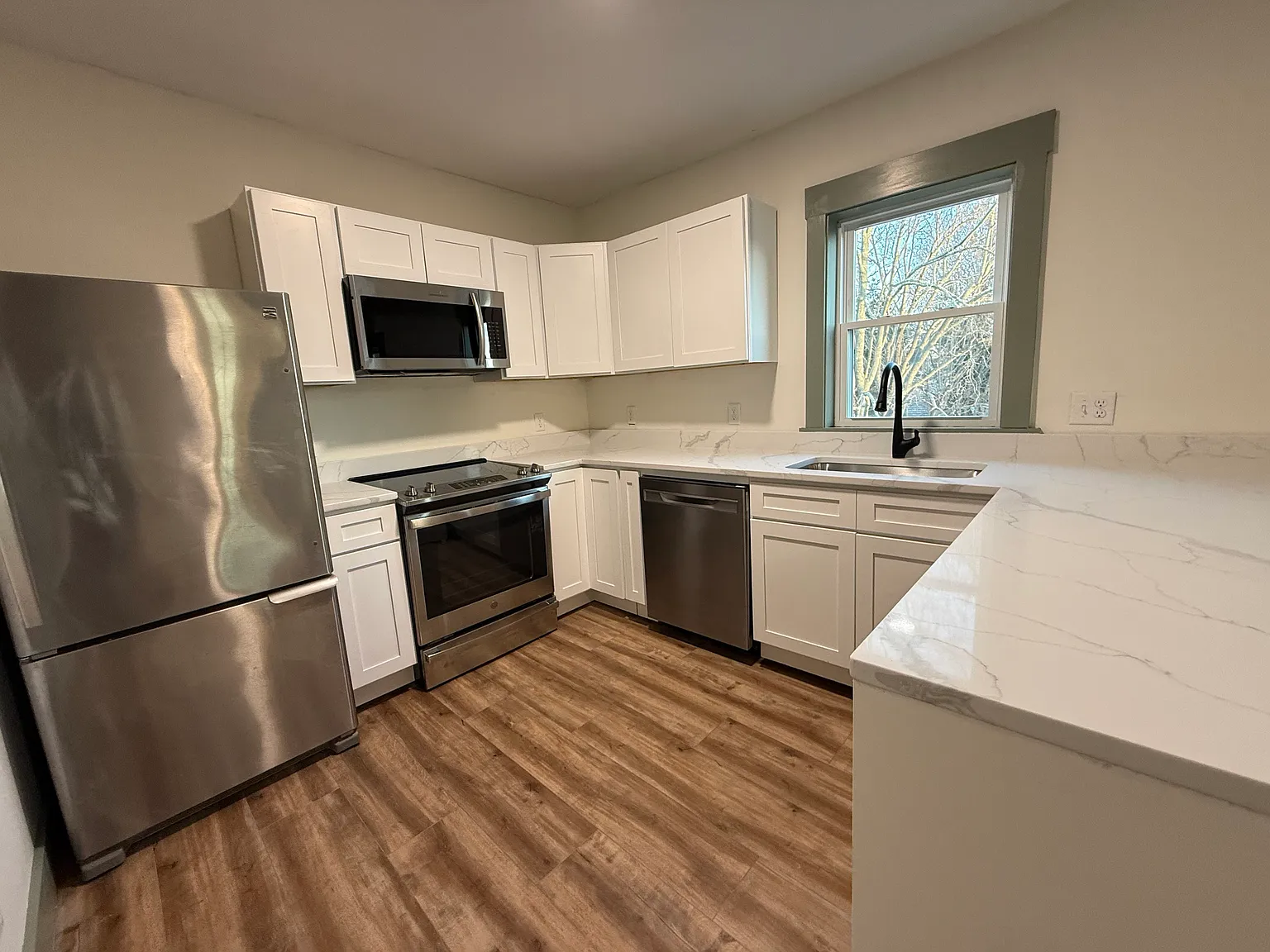 142 Bradford St — Photo 2