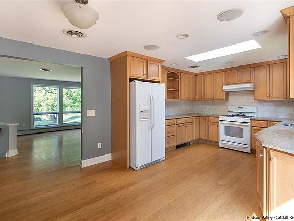 5th image of 9 Shawangunk View Dr
