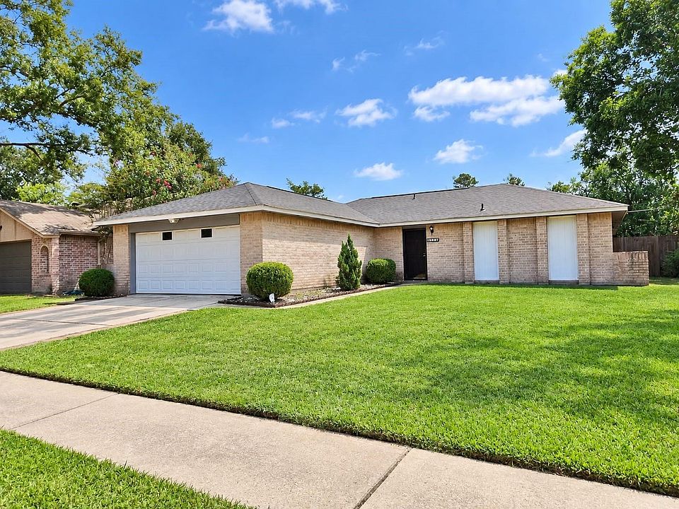 1st image of 6932 Foxwaithe Ln