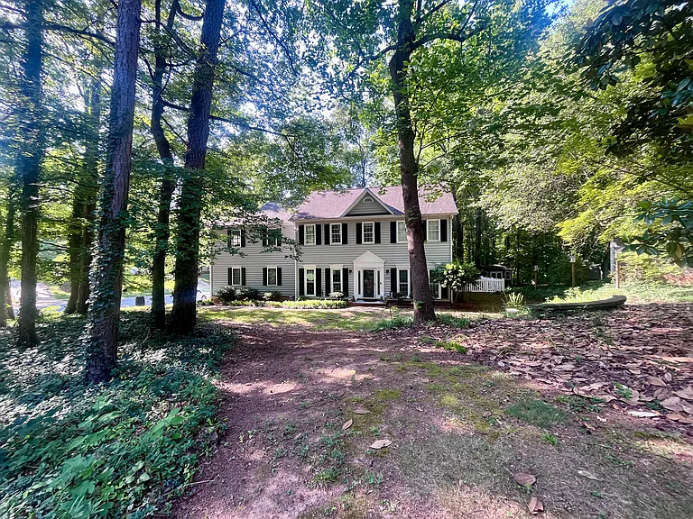 1630 Bear Mountain Rd — Photo 9