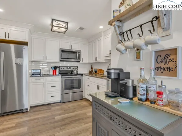 303 Sugar Top Drive #2401, Sugar Mountain, NC 28604