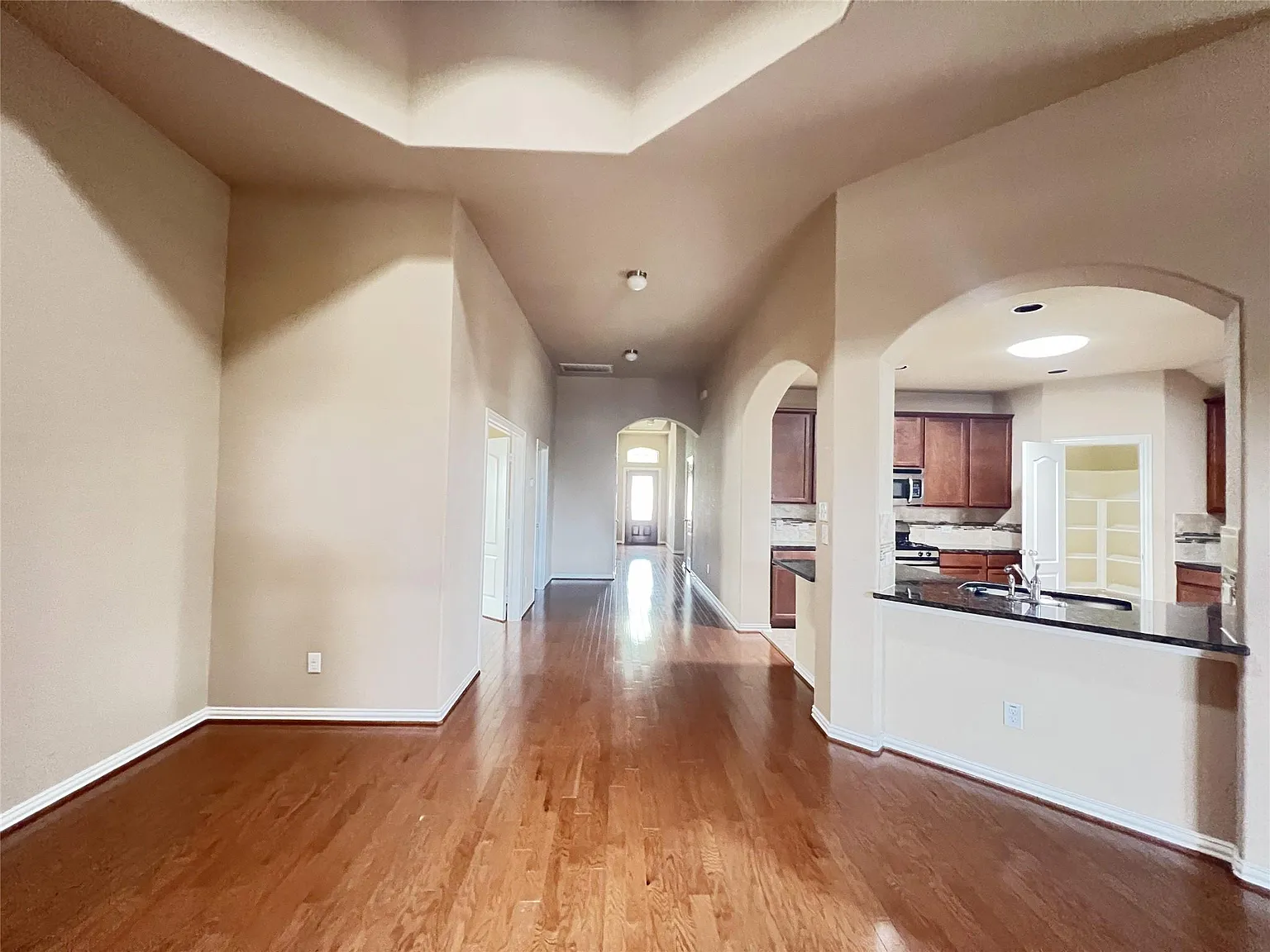 3 bed, 3.0 bath, 2309 sqft, $2,495 — Photo 3