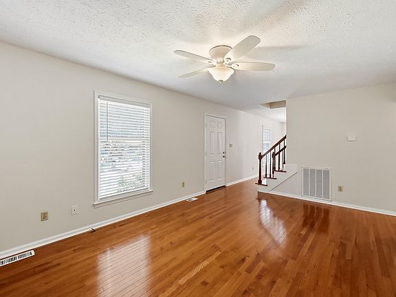 4th image of 932 Darda Ct