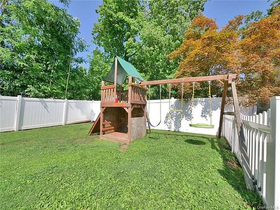 4th image of 57 Brightwood Ave