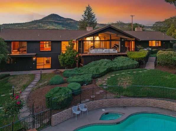 50 Mariposa Ter, Medford, OR 97504