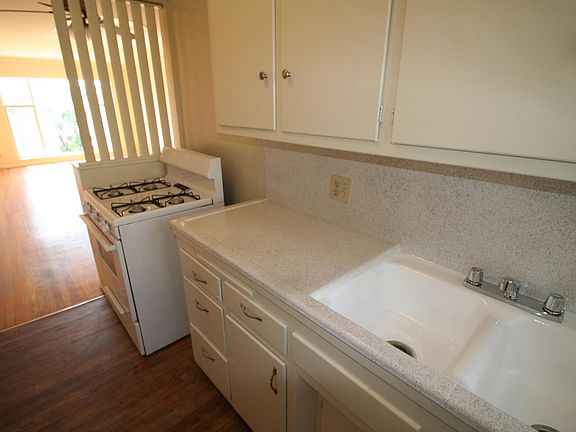 5th image of 9501 Alcott St APT 7