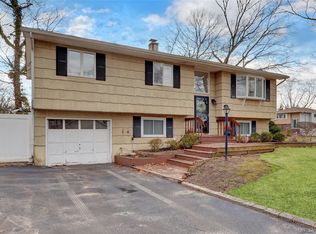 3 Livingston Street, Saint James, NY 11780