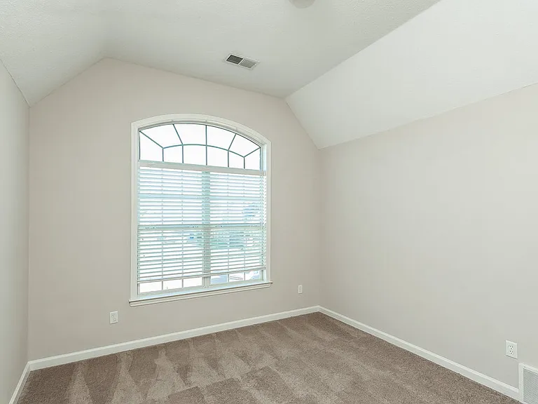 1625 Blackalder Cv — Photo 9