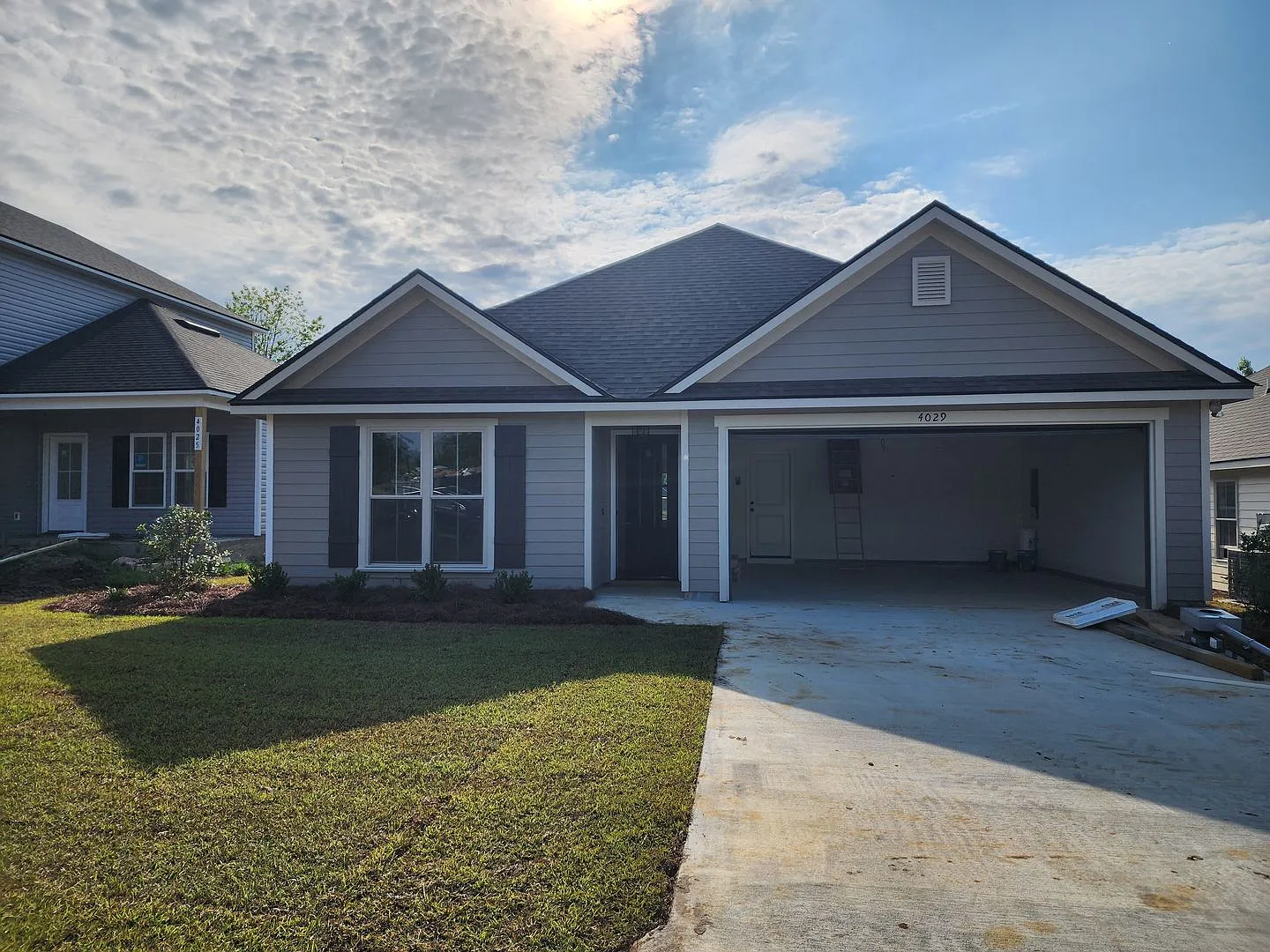 4 bed, 1420 sqft, $1,825 — Photo 1