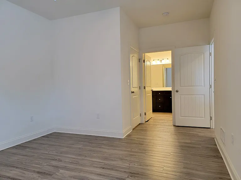 642 Brentwood Dr — Photo 13