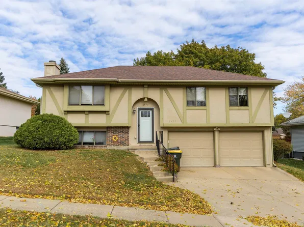 2425 Apache Dr, Sioux City, IA 51104