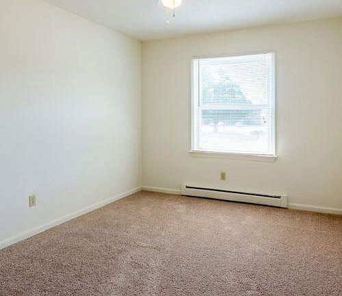 3rd image of 1800 Grayland St #2