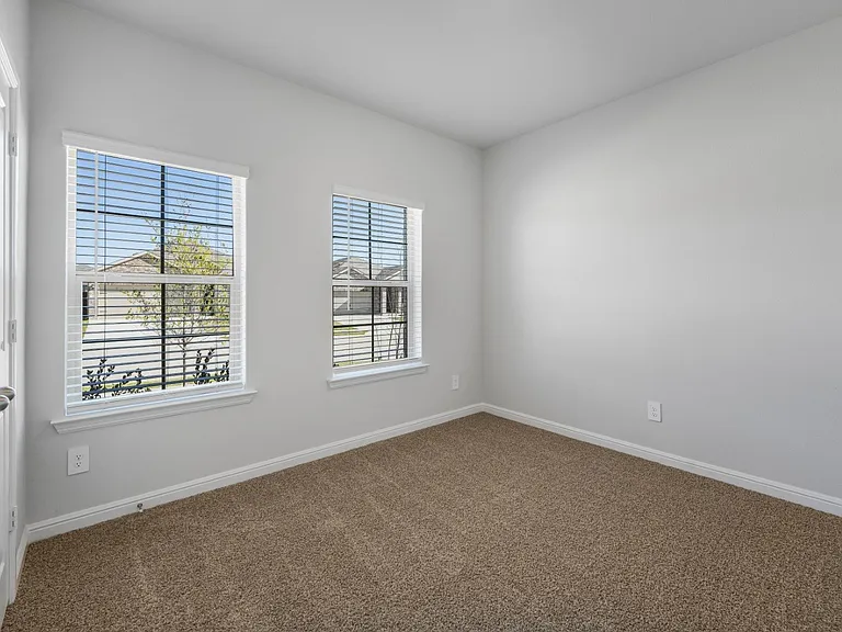 110 Daffodil Ln — Photo 14