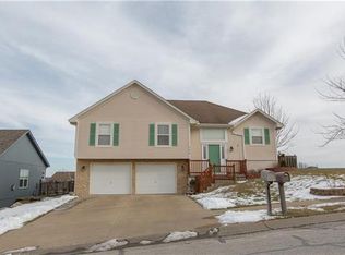 705 Shorthorn Rd, Grain Valley, MO 64029