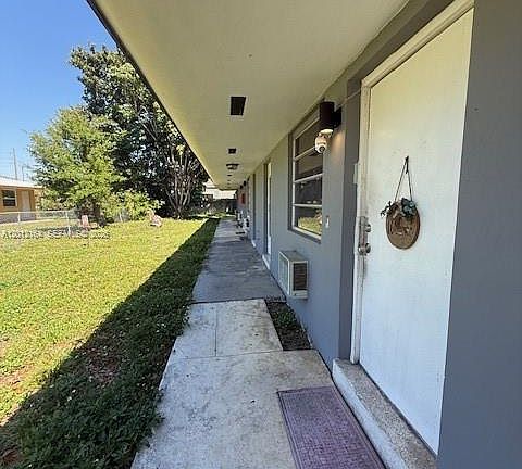 4th image of 151 NW 164th St